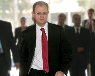В БЮТ Яценюка назвали хамом