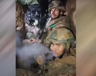 "Якась скажена піхота сидить": три бійці поліції 60 діб тримали позицію, а ЗС РФ "постачали" їм БК