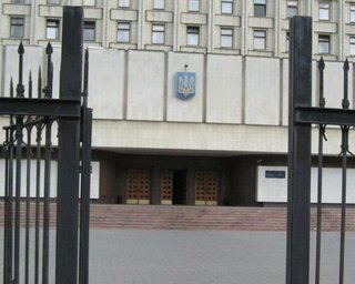 ЦИК объявил перерыв в подсчете голосов для обсуждения проблем в некоторых округах