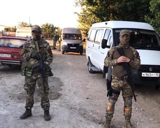 В Крыму ФСБ РФ задержала за "терроризм" четырех крымских татар
