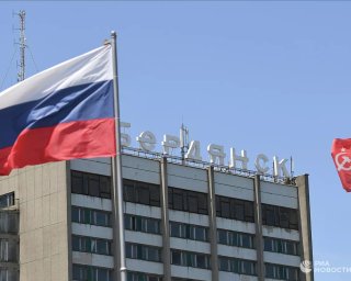 "Засвоїли уроки": ЗС РФ зміцнили Бердянський аеропорт трьома лініями оборони (відео)