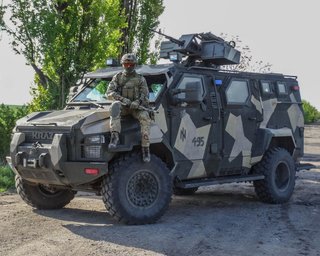 КрАЗ бесплатно передал Вооруженным силам Украины военную технику