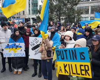 Десятки тисяч українців переїдуть до Канади до березня цього року, — ЗМІ