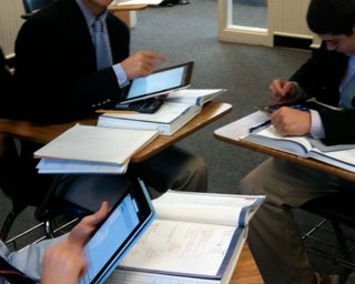 Первый класс: Пять лучших программ для школьников с планшетами