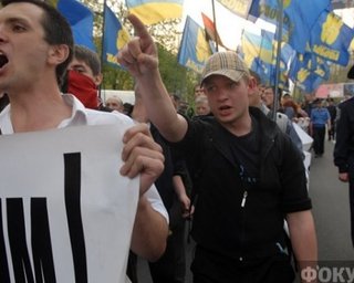 Во Львове член ВО Свобода получил огнестрельное ранение
