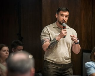 Бюрократія в оборонних закупівлях залишає виробників без контрактів і створює загрозу постачанню зброї на фронт, — Федірко