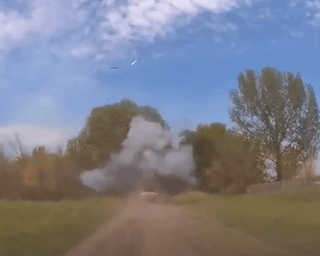 У Вовчанську російський FPV-дрон влучив у поліцейське авто, є загиблий, — МВС (відео)