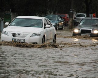 Киев в очередной раз затопило