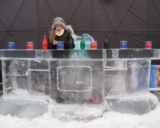 Во Львове построили ледяной дом в стиле Евро-2012