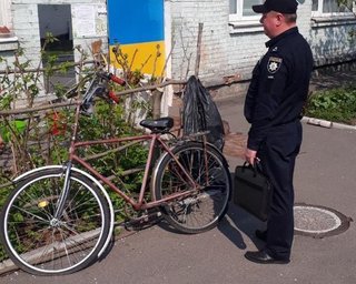 На Киевщине мужчина забрал с собой бюллетень и скрылся на велосипеде