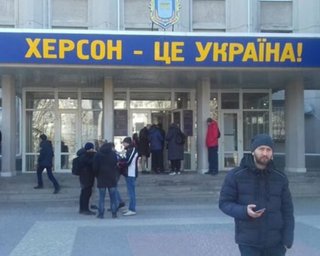 Окупанти в Херсоні шукають "диверсантів", які обстріляли з гранатомета відділок поліції, – ЗМІ