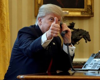 Дональд Трамп поздравил Зеленского с победой, – СМИ