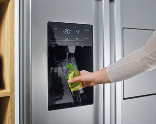 Самая плохая деталь холодильника: почему она часто выходит из строя, и как с этим быть (фото)