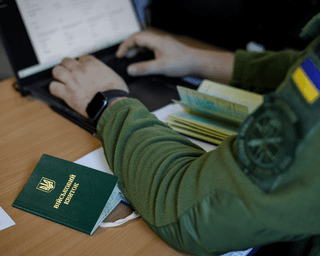 Могут получить штраф до 25 тыс. грн: 17-летние юноши должны стать на учет в ТЦК до конца июля