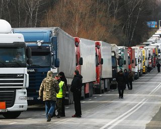 В очереди на въезд 50 машин: на границе Украины и Польши заработал КПП (карта)