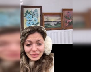 Херсонка упізнала на відео вкрадені росіянами з її будинку картини (відео)