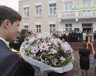 Последний звонок: Где проведут каникулы дети украинских политиков