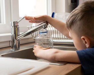 Українців попередили про графіки подачі води: перебої зі світлом можуть змінити водопостачання