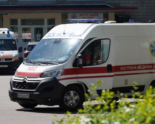 В Одессе на прохожего обрушился каменный склон (видео)
