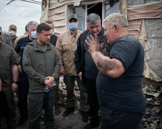 Зеленский: семьям, потерявшим дом в результате пожара на Луганщине, выплатят по 300 тыс. грн