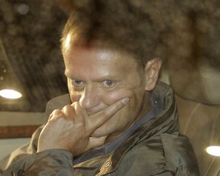 Премьер Польши считает, что Качиньский своими заявлениями о Смоленской трагедии уничтожает страну