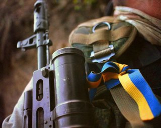 Сутки на Донбассе: 13 обстрелов, один военный погиб