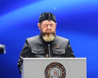 Рамзан Кадыров при смерти: он не появляется на публике, а его сына готовят в преемники, — СМИ