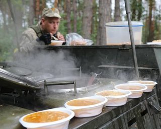 Манипуляции и заблуждение: Минобороны ответило СМИ на скандал с закупкой питания для бойцов