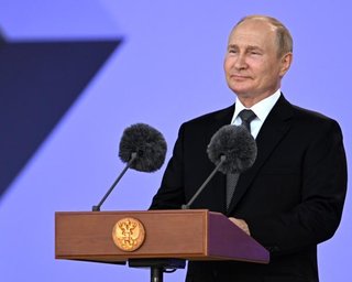 Путін не зрозумів, для чого ЗСУ нібито бомблять житлові квартали (відео)