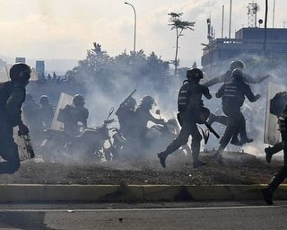Гуайдо сообщил об одном погибшем во время протестов