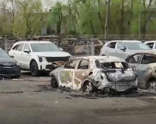 Обстрел Киева: на Оболони сгорело 60 авто, на Подоле стекло травмировало людей, — СМИ (видео)