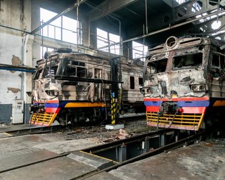 Убытки достигают 300 миллионов: ВС РФ уничтожили в Фастове 27 вагонов, как выглядит вокзал (фото)