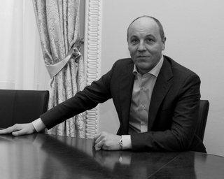 Вбивство Андрія Парубія у Львові: що відомо про політика (фото, відео)