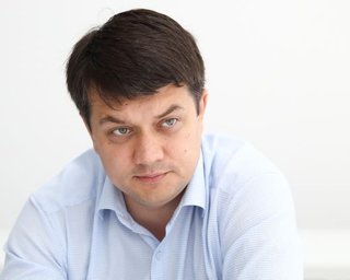 Разумков: Будем обсуждать особый статус русского языка на Донбассе