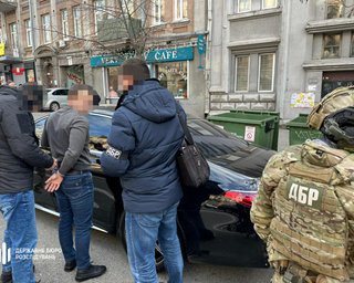 Закупки белья и одежды для ВСУ: контракты задержанного бизнесмена проверят "под микроскопом"