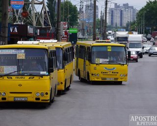 Київ у транспортному колапсі: у КМДА пояснили як тепер дістатися з лівого берега на правий