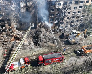 "Около 300 объектов": Зеленский озвучил масштабы разрушений в Киеве после атаки (фото)