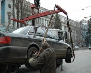 Автомобили, мешающие пешеходам и транспорту в дни матчей Евро-2012 в Киеве, будут эвакуированы