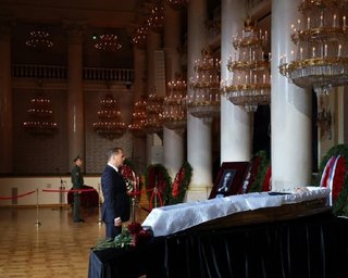 Попрощатися з Михайлом Горбачовим приїхали Дмитро Медведєв та Алла Пугачова (фото)