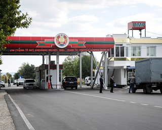 Операция под "чужим флагом": РФ может заблокировать зерновой коридор, используя Приднестровье