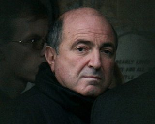 Власти намерены арестовать наследство Березовского в России
