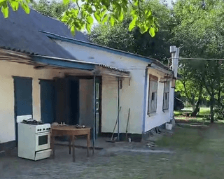 "Перехрестіться": який вигляд має будинок переселенців з Херсонщини (фото)
