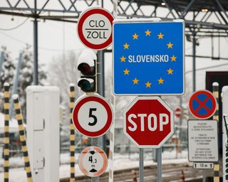 Водитель рейсового автобуса сбежал в ЕС, бросив пассажиров: журналист раскрыл новые подробности