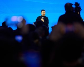 "Рабства в Україні немає": Зеленський розповів, хто має право виїжджати з країни