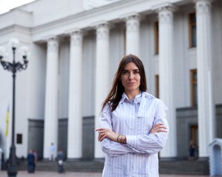"Слуга" Мезенцева пояснила, чому сказала "катастрофа" після питання про пресмарафон Зеленського
