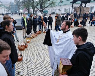 Погода на Пасху: Диденко рассказала, где пройдут дожди и когда в Украину вернется тепло