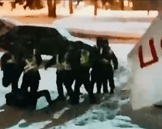 Протестующие ФОПы засняли драку якобы пьяных нацгвардейцев (видео)