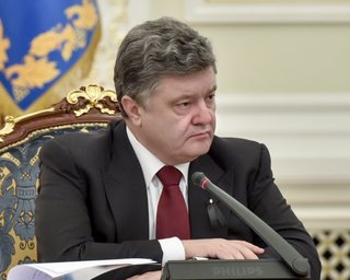 Порошенко предложит Раде пригласить миротворцев ООН