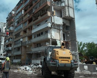 В разрушенной ВС РФ многоэтажке в Дарницком районе выставили квартиру для аренды, — соцсети
