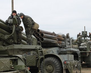 Украинскую "оборонку" продолжают грабить, - Саакашвили